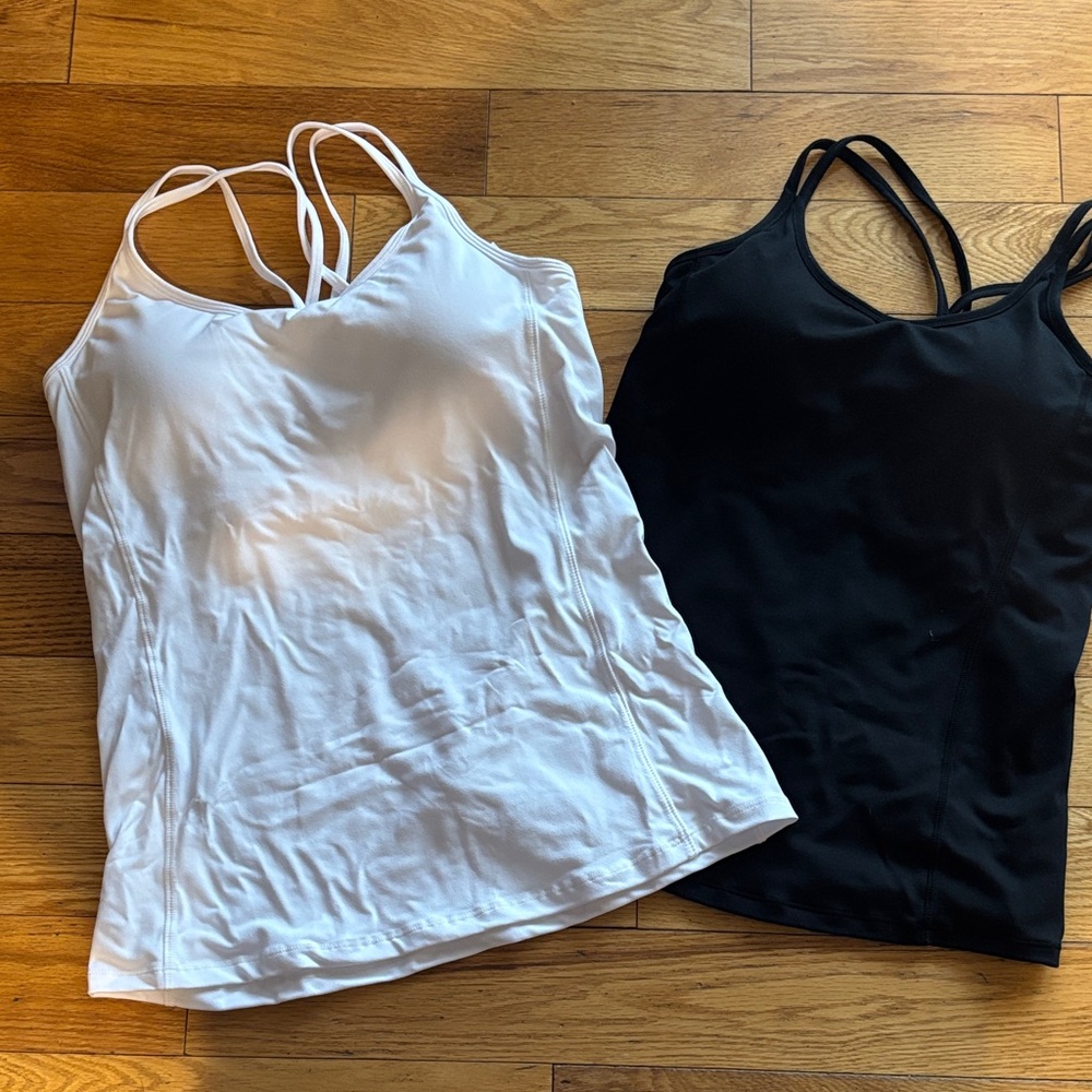 NWOT! Sports Bra Tank Tops in Black and White